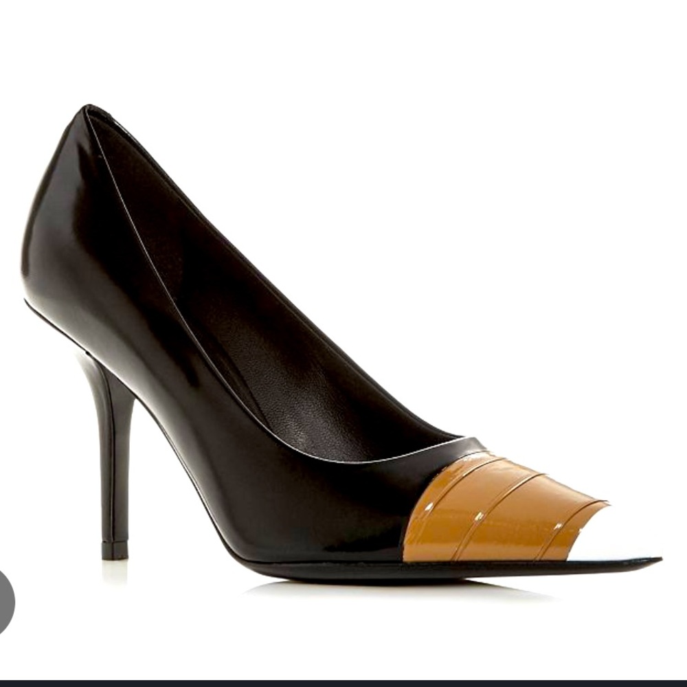 NWT Burberry Annalise heels
